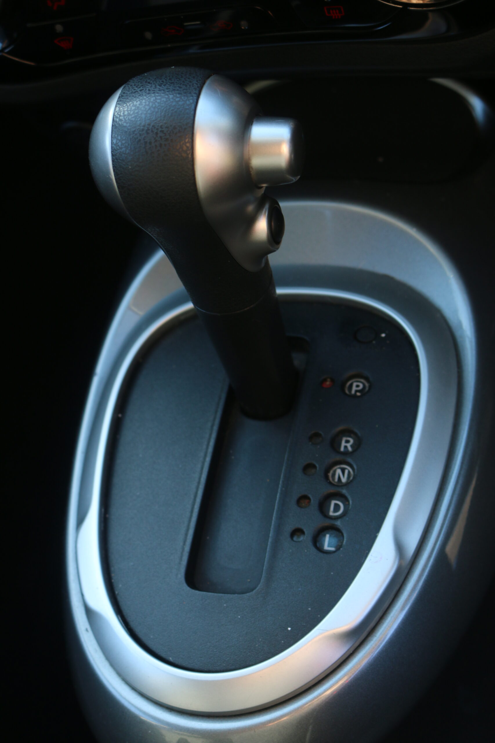 
								NISSAN JUKE TEKNA XTRONIC 2014 1.6L full									