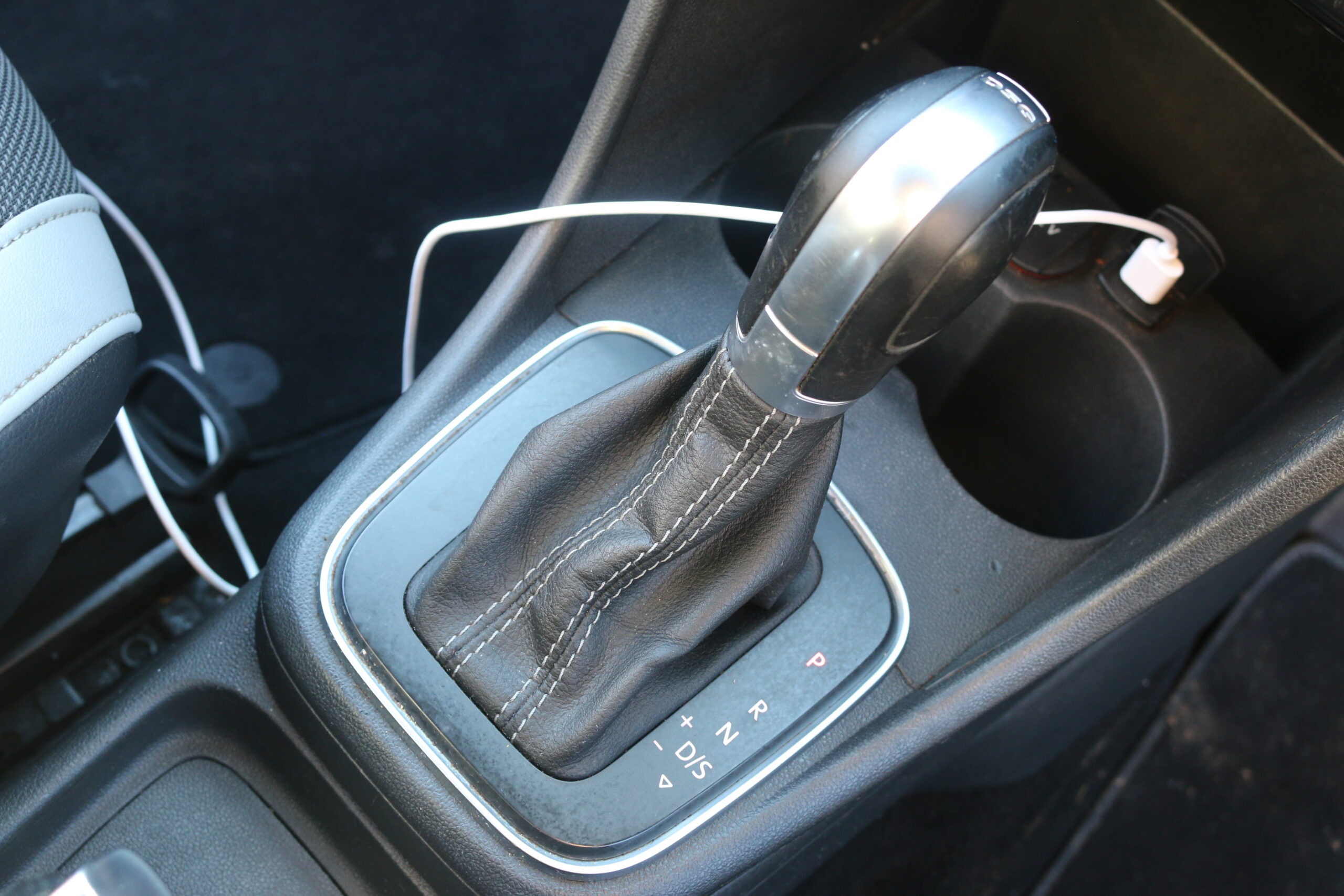 
								VOLKSWAGEN POLO full									