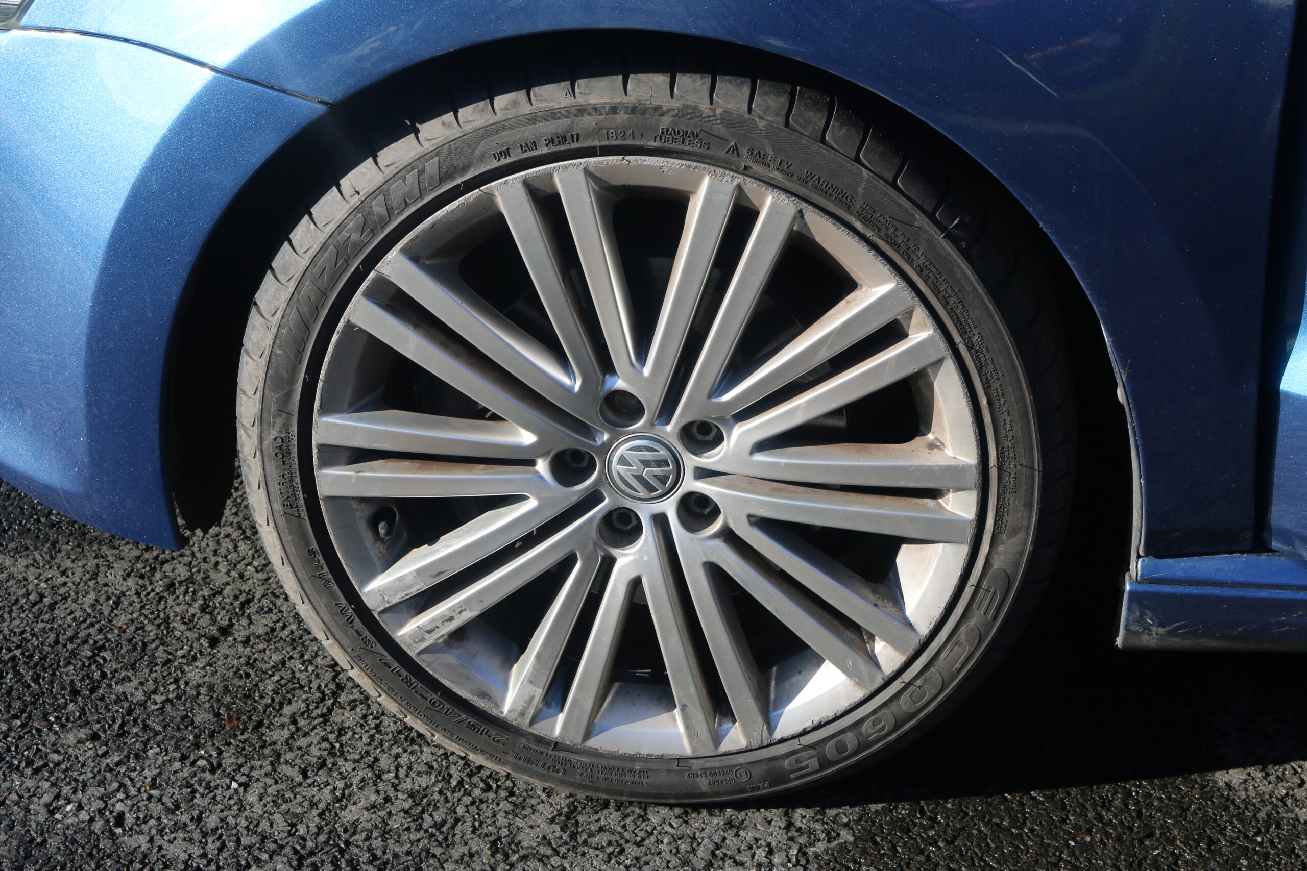 
								VOLKSWAGEN POLO full									