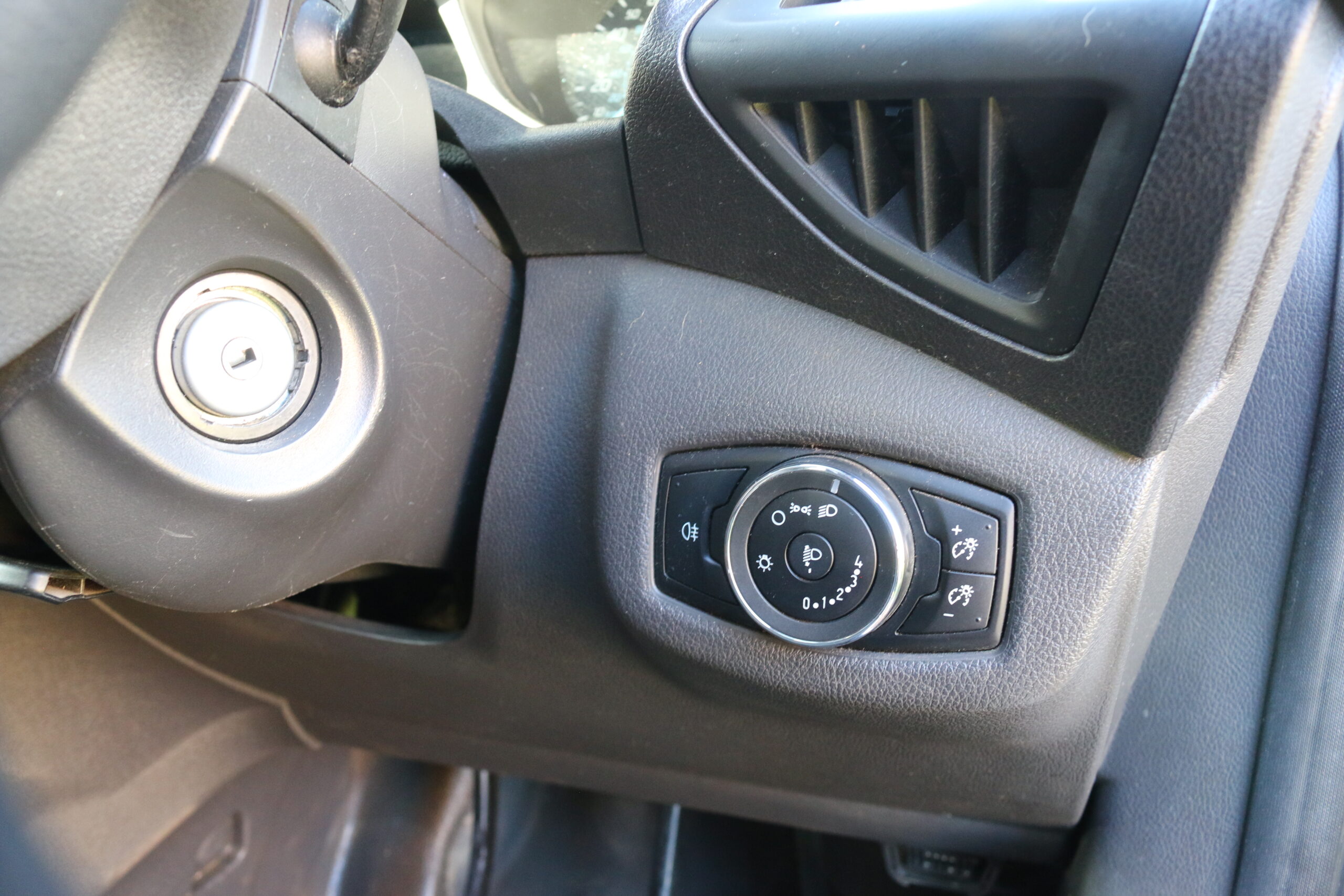 
								FORD TRANSIT CONNECT 1.5L 2015 full									