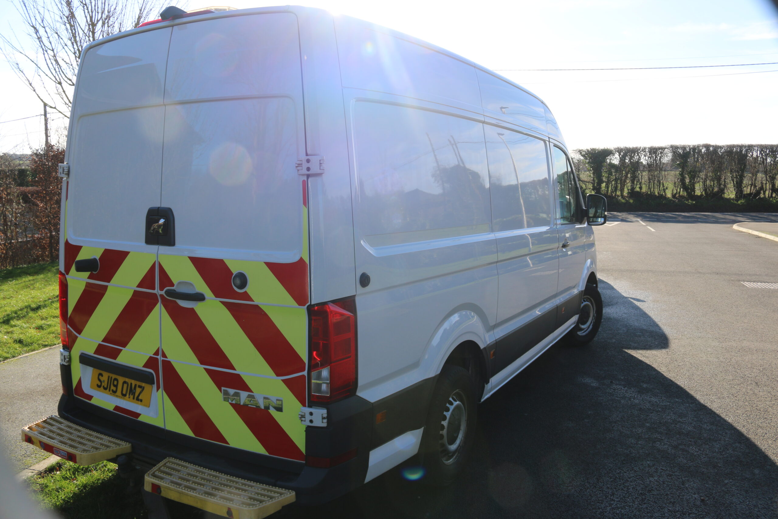 
								MAN TGE 3.140 P/V 2.0L full									