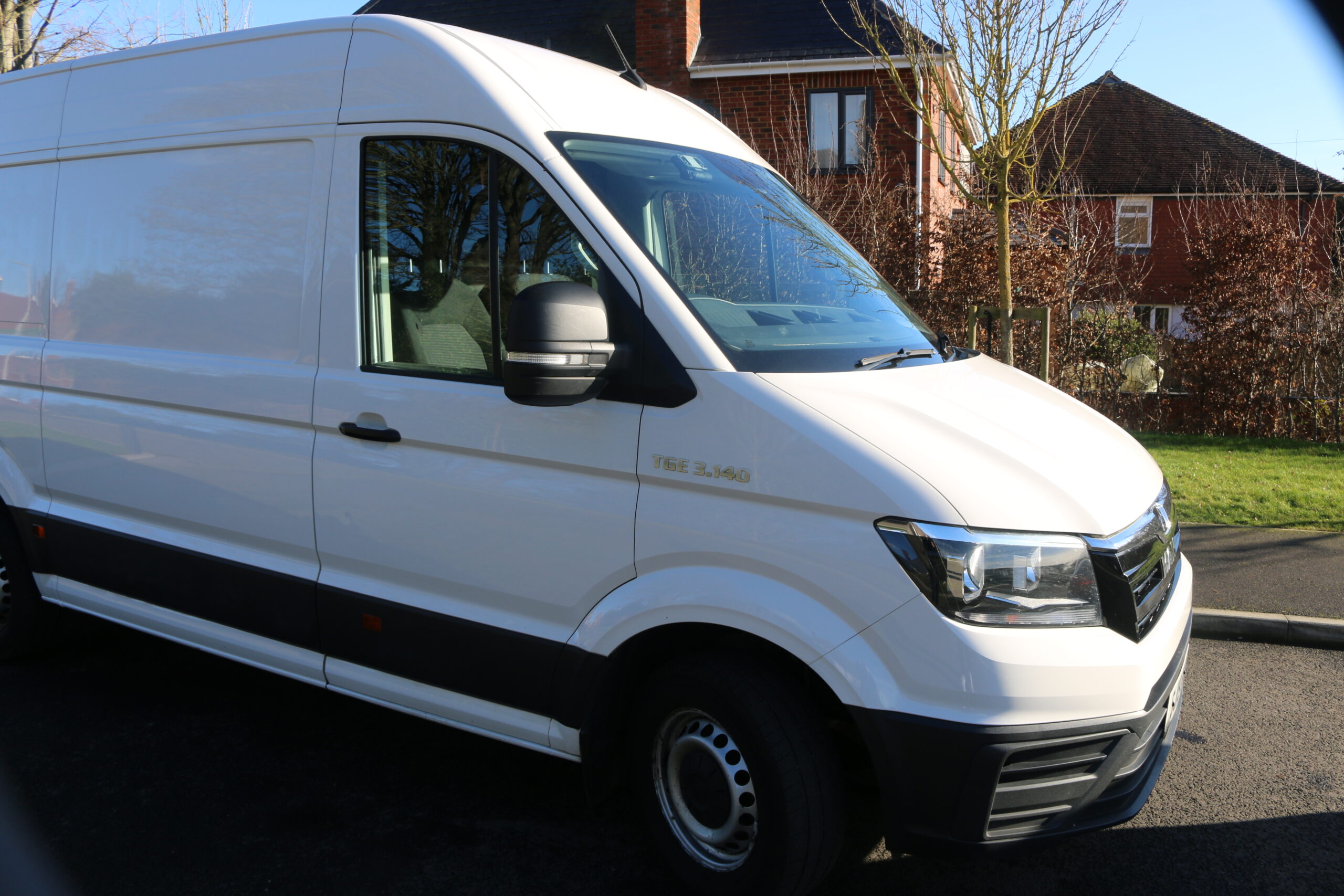 
								MAN TGE 3.140 P/V 2.0L full									