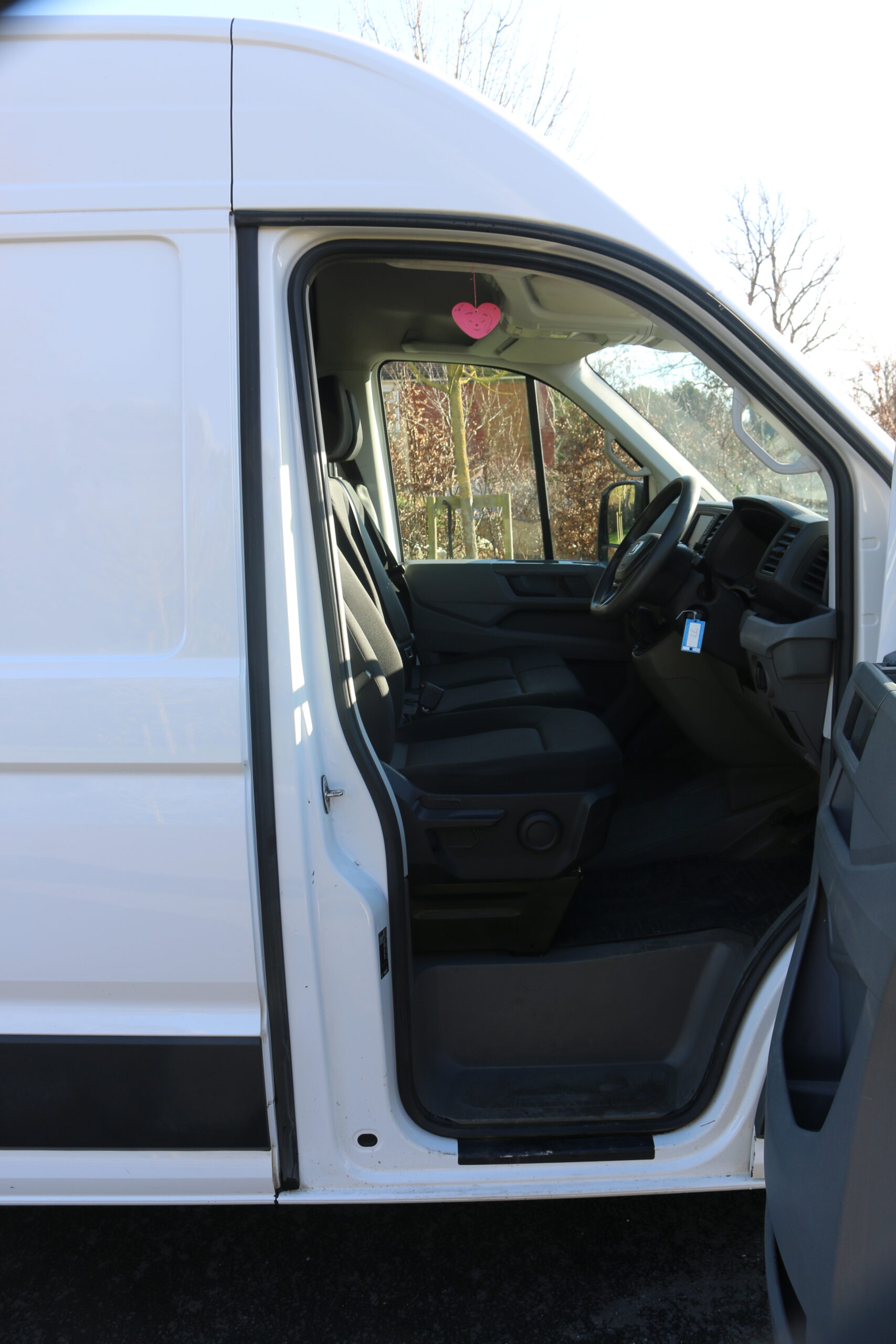 
								MAN TGE 3.140 P/V 2.0L full									