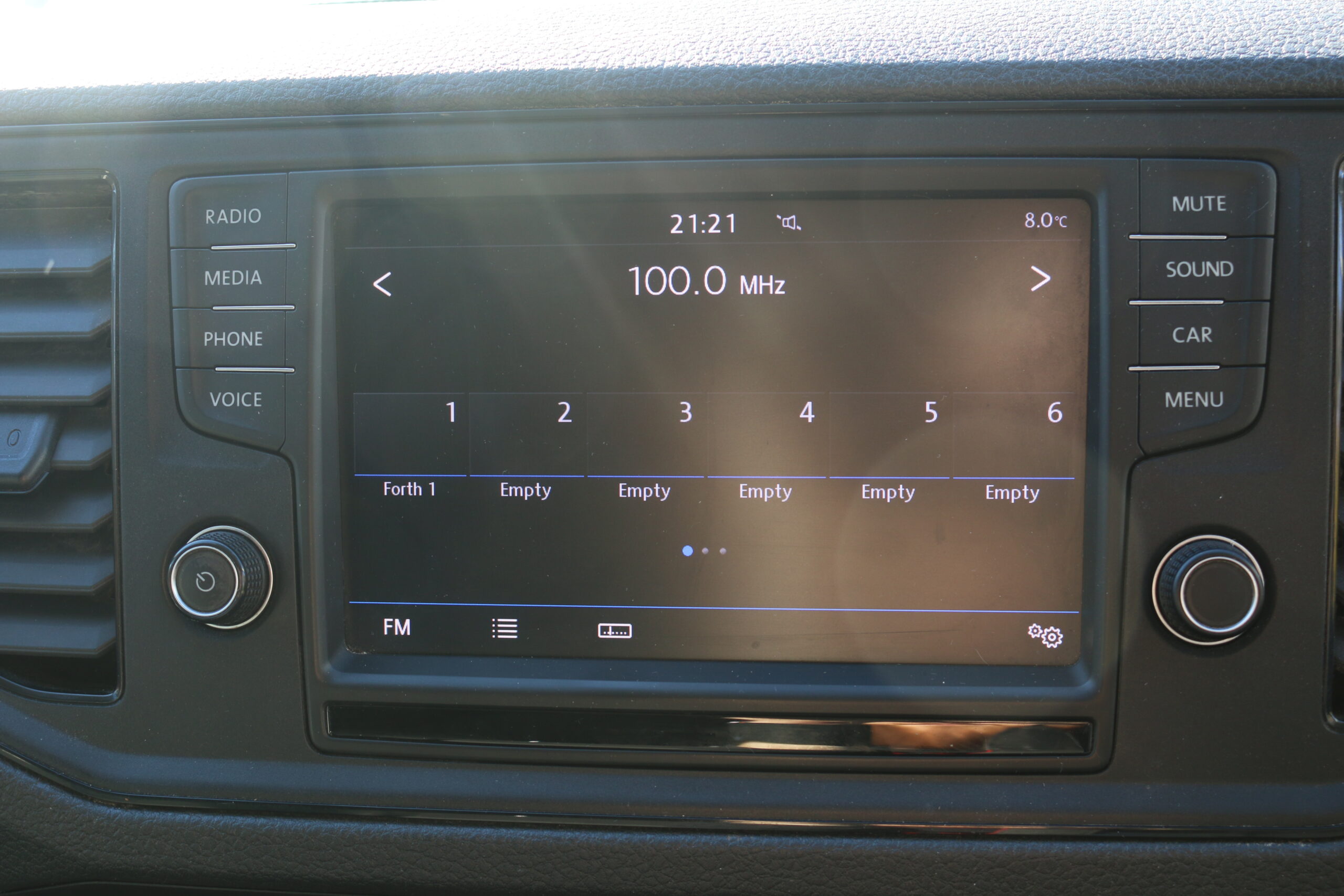 
								MAN TGE 3.140 P/V 2.0L full									