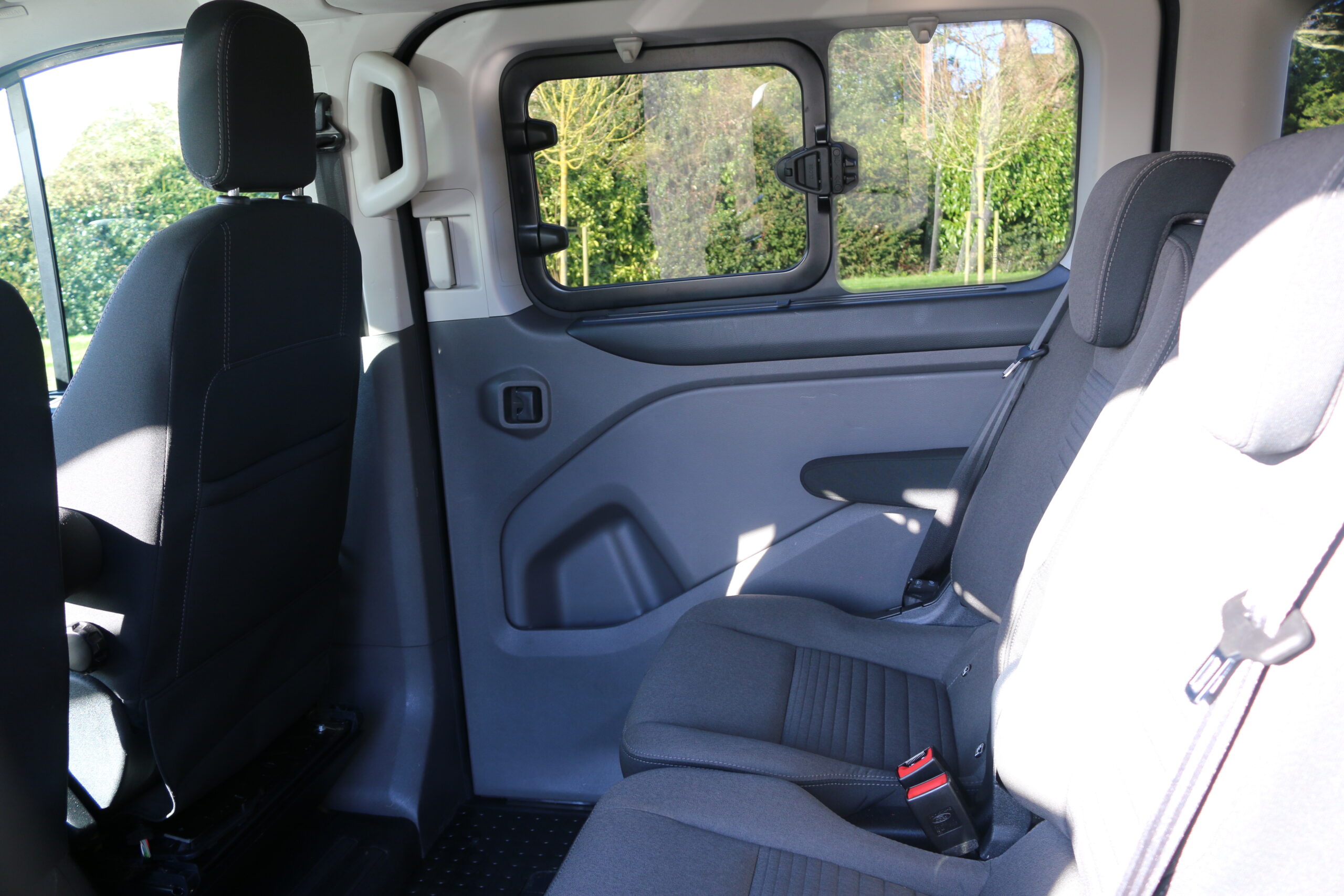 
								FORD ALLIED 310 TITANIUM 2.0L 2019 full									