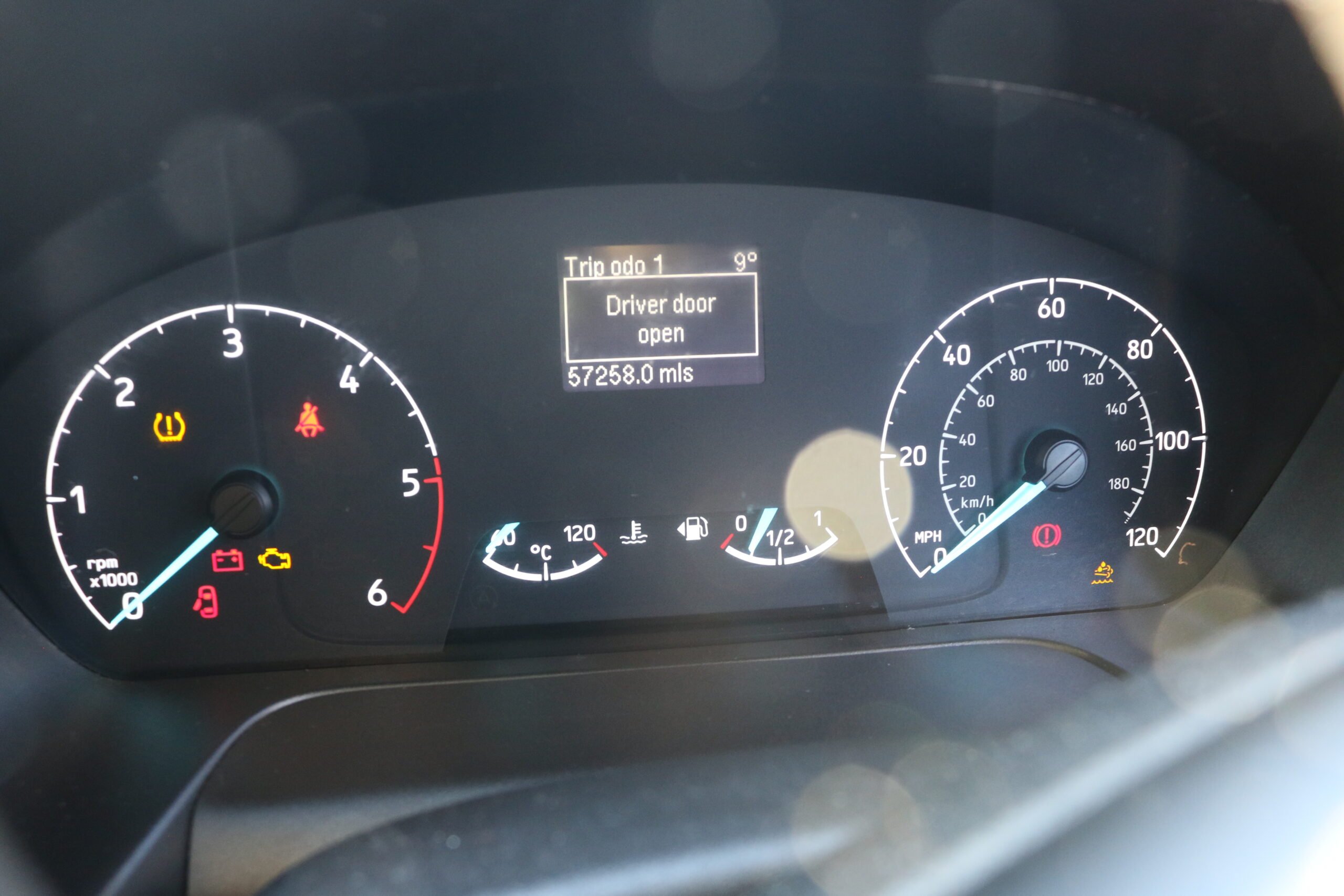 
								FORD ALLIED 310 TITANIUM 2.0L 2019 full									